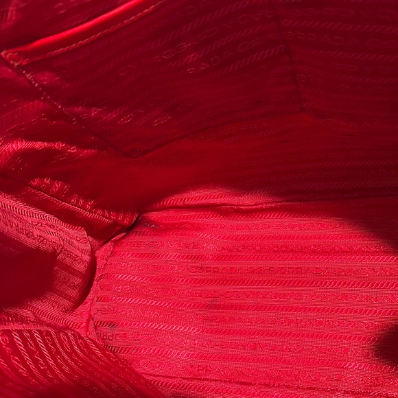 Prada Red Saffiano Vernice Leather Galleria Tote - Picture 5 of 15